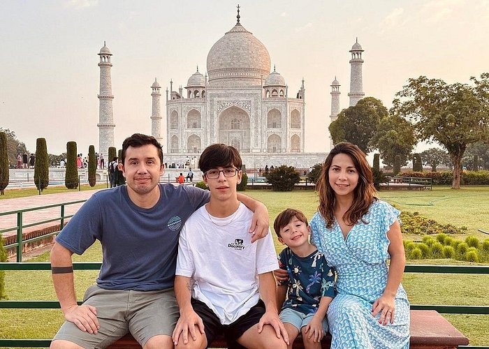 Taj Mahal & Agra Fort Tour from Delhi By Car with 5* Lunch